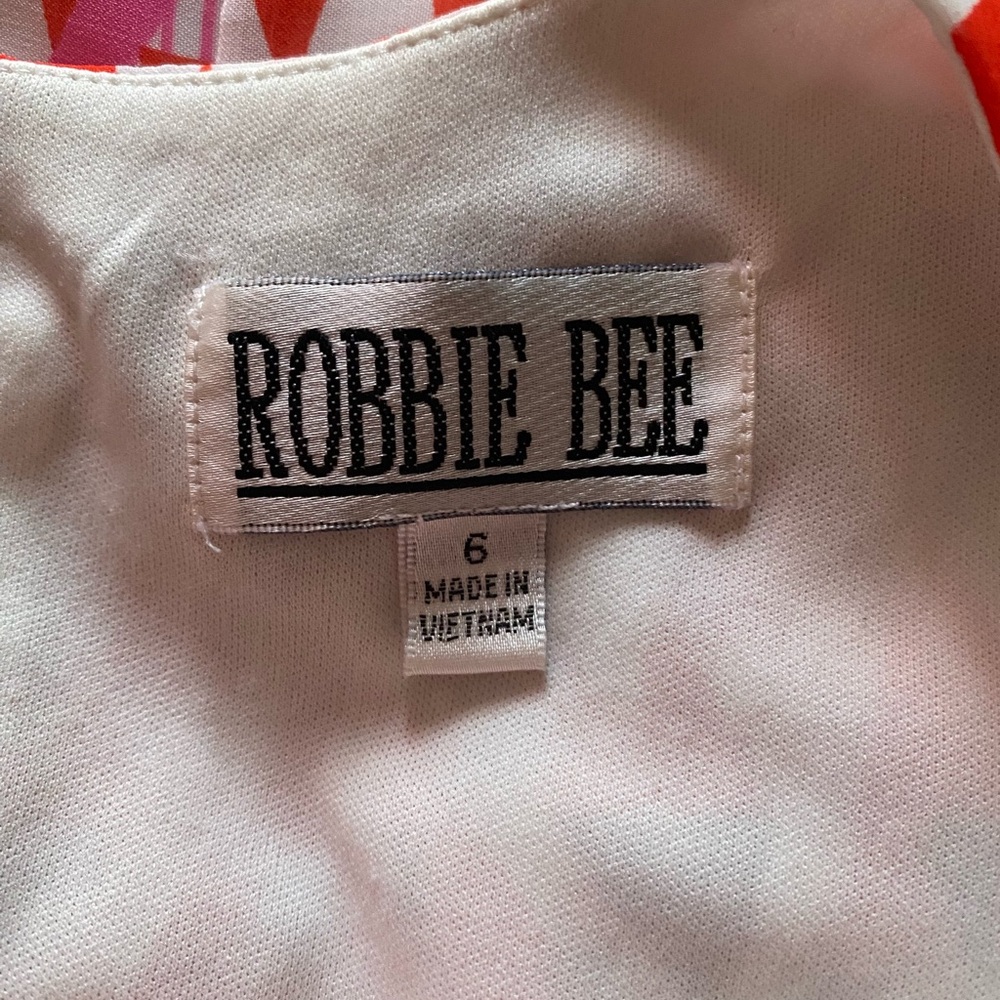 Robbie Bee Dress - Picture 3 of 4